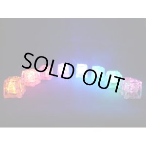 画像: LED　光る氷 ライトキューブ LITECUBES ボタンタイプ・ブルー・グリーン・ホワイト・パープル・マルチ　1個売り