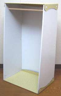 画像: ダンボール製家具　子供用ハンガーラック。簡単組み立て。水玉模様のかわいい収納