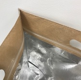 画像: クラフト紙保冷バッグ　不織布タイプ　おしゃれなクラフト色の保冷袋　小判抜き　Mサイズ　格安販売
